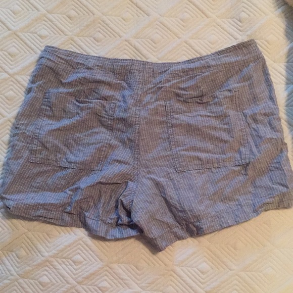 Linen - Picture 2 of 2